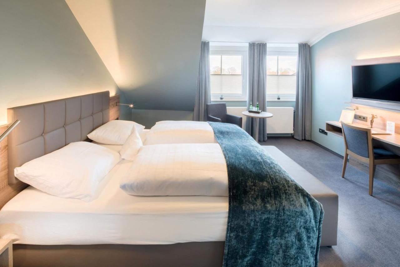 Hotel Zur Post - Economy Rooms Garrel Bagian luar foto