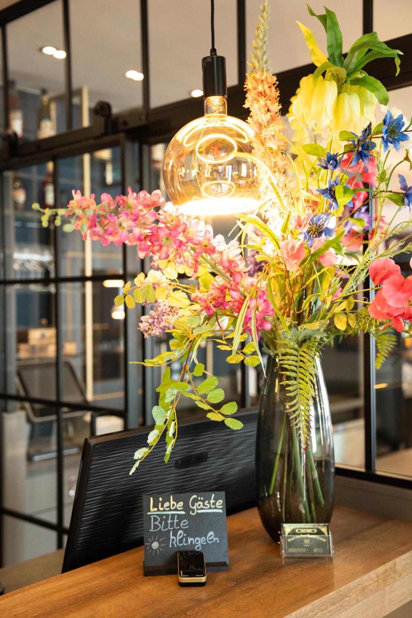 Hotel Zur Post - Economy Rooms Garrel Bagian luar foto